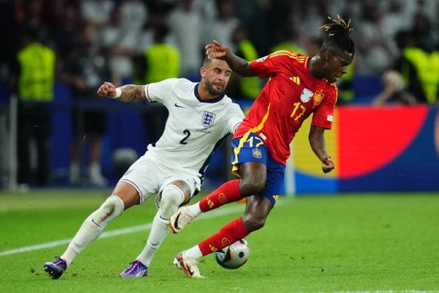 GER: Spain v England. UEFA EURO, EM, Europameisterschaft,Fussball 2024 Final Nico Williams of Spain and Kile Walker of England during the UEFA Euro 2024 match between Spain and England, Final, played at Olympiastadion on July 14, 2024 in Berlin, Germany. kpng Copyright: xBaguxBlancox xPRESSINPHOTOx PS_240714_ESP_ENG_063