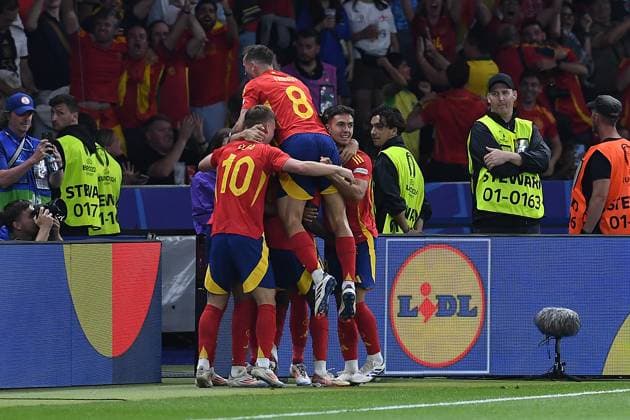 Fußball UEFA EURO, EM, Europameisterschaft,Fussball 2024 Finale Spanien - England am 14.07.2024 im Olympiastadion Berlin in Berlin Torjubel Jubel Tor zum 1:0 durch Nico Williams ( Spanien )