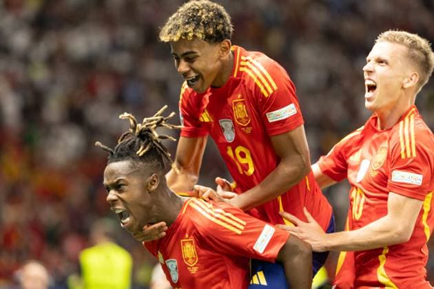 Nico Williams seen celebrating after scoring goal during UEFA EURO, EM, Europameisterschaft,Fussball 2024 final game between national teams of Spain and England at Olympiastadium, Berlin, Germany (Maciej Rogowski) Berlin Olympiastadium Germany Copyright: xMaciejxRogowskix spainenglandfull-18