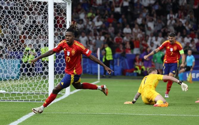 Berlin, Germany, 14th July 2024. Nico Williams of Spain celebrates after scoring the opening goal during the UEFA European Championships final match at Olympiastadion, Berlin. Picture: Paul Terry Sportimage EDITORIAL USE ONLY. No use with unauthorised audio, video, data, fixture lists, club league logos or live services. Online in-match use limited to 120 images, no video emulation. No use in betting, games or single club league player publications. SPI-3227-0095