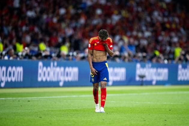 Lamine Yamal (Spanien, 19) aergert sich, GER, Spain (ESP) vs England (ENG), Fussball Europameisterschaft, UEFA EURO, EM, Europameisterschaft,Fussball 2024, Final, 14.07.2024 GER, Spain (ESP) vs England (ENG), Fussball Europameisterschaft, UEFA EURO 2024, Final, 14.07.2024 Berlin Copyright: xEibner-Pressefoto Memmlerx EP_MMR