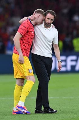 Fußball UEFA EURO, EM, Europameisterschaft,Fussball 2024 Finale Spanien - England am 14.07.2024 im Olympiastadion Berlin in Berlin Aaron Ramsdale ( England ), links - Gareth Southgate ( Trainer Cheftrainer England ), rechts enttäuscht