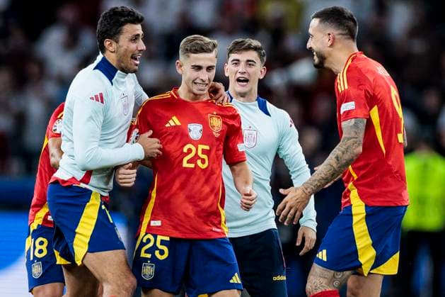 UEFA EURO, EM, Europameisterschaft,Fussball 2024: Finale Spanien - England; 14.07.2024 Rodri (Spanien, 16), Fermin Lopez (Spanien, 25), Joselu (Spanien, 09) feiern. UEFA EURO 2024: Finale Spanien - England; Olympiastadion, Berlin am 14.07.2024 Copyright: xBEAUTIFULxSPORTS Wunderlx