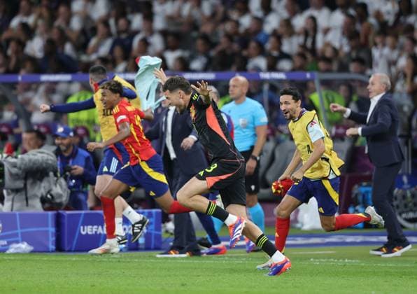 Spain v England UEFA EURO, EM, Europameisterschaft,Fussball 2024 Final Alejandro Remiro of Spain celebrates at full time during the UEFA Euro 2024 Final between Spain and England at Olympiastadion, Berlin UK Newspapers OUT Copyright: xPaulxChestertonx FIL-20347-0262