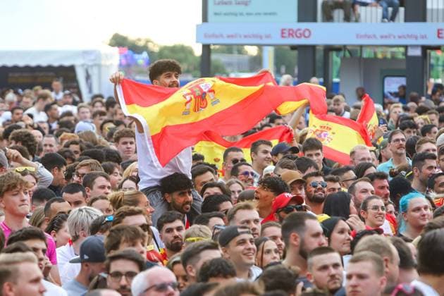 Fan Zone Burgplatz in Düsseldorf - Public Viewing: UEFA EURO, EM, Europameisterschaft,Fussball 2024 - Fianel - Spanien gegn England; 14.07.2024 Fan Zone Burgplatz in Düsseldorf - Public Viewing: UEFA EURO 2024 - Fianel - Spanien gegn England am 14.07.2024, Düsseldorf. - Copyright: xBEAUTIFULxSPORTS KennyxBeelex