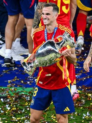 BERLIN - Fabian Ruiz of Spain celebrates the championship during the UEFA EURO, EM, Europameisterschaft,Fussball 2024 Final match between Spain and England at the Olympiastadion on July 14, 2024 in Berlin, Germany. ANP Hollandse Hoogte UEFA EURO 2024 FINAL 2024 xVIxANPxSportx xGerritxvanxKeulenxIVx 503487315 originalFilename: 503487315.jpg