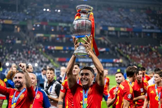 240714 Martin Zubimendi of Spain celebrates with the trophy after the UEFA EURO, EM, Europameisterschaft,Fussball 2024 Football Championship final between Spain and England on July 14, 2024 in Berlin. Photo: Mathias Bergeld BILDBYRAN kod MB MB0946 fotboll football soccer fotball fotbolls-em europamästerskap em uefa euro uefa european football championship euro 2024 final spanien spain england bbeng jubel Copyright: MATHIASxBERGELD BB240714MB177