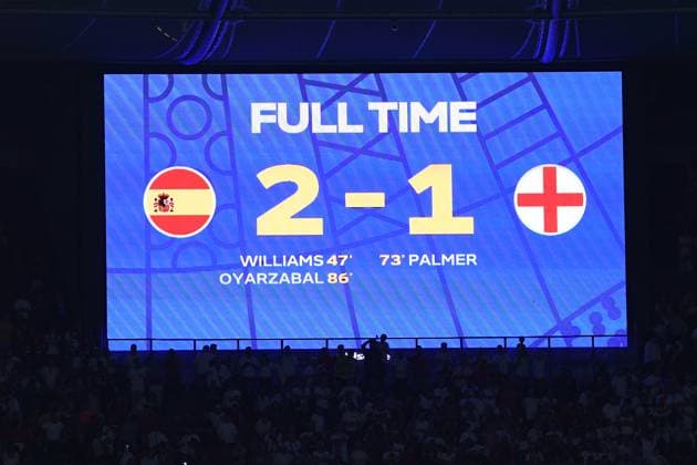 Fußball UEFA EURO, EM, Europameisterschaft,Fussball 2024 Finale Spanien - England am 14.07.2024 im Olympiastadion Berlin in Berlin Endstand Anzeigetafel Videowand 2:1