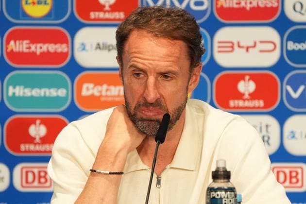 Sport Themen der Woche KW28 Sport Bilder des Tages Trainer Gareth Southgate (England) enttäuscht in der Pressekonferenz - Berlin 14.07.2024: Spanien vs. England, M51, EURO2024 Finale, Olympiastadion Berlin *** Coach Gareth Southgate England disappointed in the press conference Berlin 14 07 2024 Spain vs England, M51, EURO2024 Final, Olympiastadion Berlin