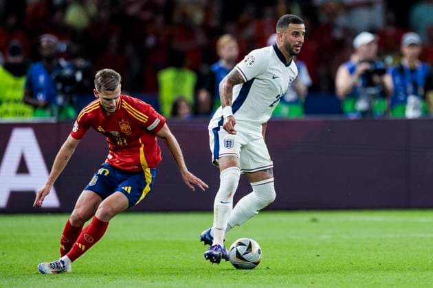 UEFA EURO, EM, Europameisterschaft,Fussball 2024: Finale Spanien - England; 14.07.2024 Kyle Walker (England, 2), Dani Olmo (Spanien, 10). UEFA EURO 2024: Finale Spanien - England; Olympiastadion, Berlin am 14.07.2024 Copyright: xBEAUTIFULxSPORTS Wunderlx