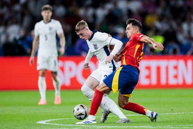 UEFA EURO, EM, Europameisterschaft,Fussball 2024: Finale Spanien - England; 14.07.2024 Cole Palmer (England, 24), Martin Zubimendi (Spanien, 18). UEFA EURO 2024: Finale Spanien - England; Olympiastadion, Berlin am 14.07.2024 Copyright: xBEAUTIFULxSPORTS Wunderlx