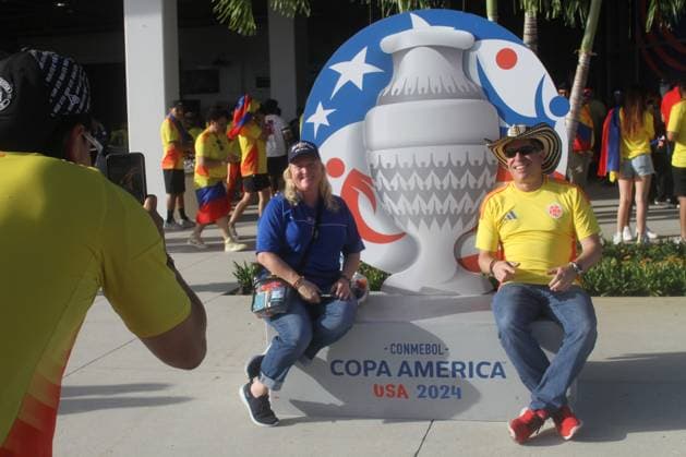 RECORD DATE NOT STATED Copa America 2024 Final : Argentina vs Colombia . (SPO) Copa America 2024 Final : Argentina vs Colombia . July 14, 2024, Miami, Florida, USA: Fans movement before soccer match between Argentina and Colombia valid for the final of 2024 Copa America championship at Hard Rock stadium in Miami. Fans had difficulty to get into the stadium as the gates were closed intermittently and even for media Corps as well. It however didn™t stop some of them having fun, eating, dancing and singing. Credit: Niyi Fote Thenews2 (Foto: Niyi Fote Thenews2 imago images) SPO  Copyright: xNiyixFotex