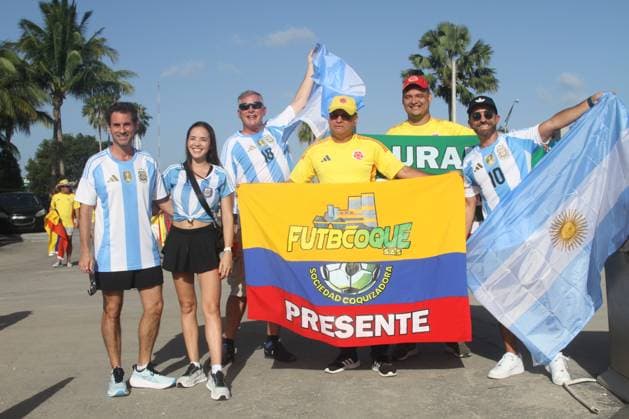 RECORD DATE NOT STATED Copa America 2024 Final : Argentina vs Colombia . (SPO) Copa America 2024 Final : Argentina vs Colombia . July 14, 2024, Miami, Florida, USA: Fans movement before soccer match between Argentina and Colombia valid for the final of 2024 Copa America championship at Hard Rock stadium in Miami. Fans had difficulty to get into the stadium as the gates were closed intermittently and even for media Corps as well. It however didn™t stop some of them having fun, eating, dancing and singing. Credit: Niyi Fote Thenews2 (Foto: Niyi Fote Thenews2 imago images) SPO  Copyright: xNiyixFotex