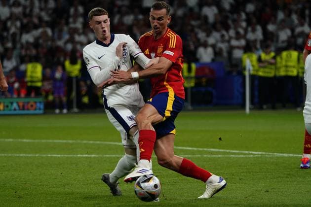 Euro2024, EM 2024, Fussball UEFA; Finale ,Finale , Spanien -England , Olympiastadion, Berlin Cole Palmer, England Fabian Ruiz , Spanien,
