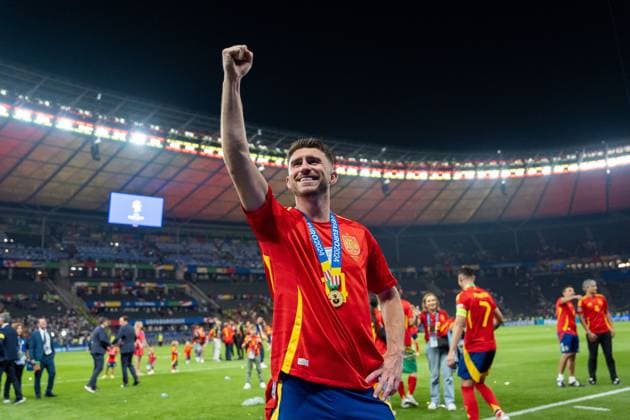 BERLIN, GERMANY - JULY 14: Aymeric Laporte of Spain celebrate with a gold medal after winning the UEFA EURO, EM, Europameisterschaft,Fussball 2024 final match between Spain and England at Olympiastadion on July 14, 2024 in Berlin, Germany. Photo by Sebastian Frej Spain v England: Final - UEFA EURO 2024 Copyright: xSebastianxFrejx