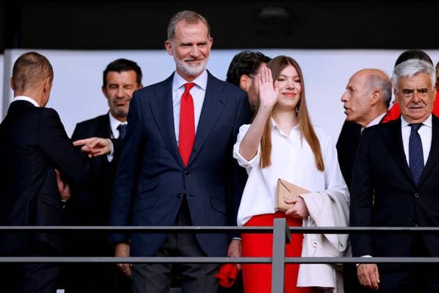 FELIPE der VI Koenig von Spanien mit Tochter Prinzesin SOFIA Europameisterschaften 2024 Deutschland EURO 2024 Spiel Finale SPA - ENG 2 : 1 am 14.07.2024 in Berlin DFL REGULATIONS PROHIBIT ANY USE OF PHOTOGRAPHS as IMAGE SEQUENCES and or QUASI-VIDEO Copyright: xLacixPerenyix
