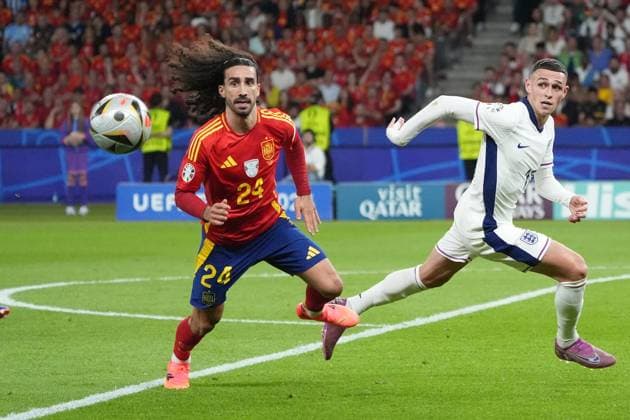 Marc Cucurella (Spanien Spain, 24) gegen Phil Foden (England, 11) - Berlin 14.07.2024: Spanien vs. England, M51, EURO2024 Finale, Olympiastadion Berlin