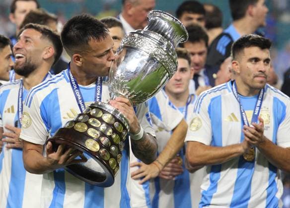 LAUTARO MARTINEZ CON LA COPA ARGENTINA VS COLOMBIA Fecha: 15 07 2024 FINAL COPA AMERICA ESTADOS UNIDOS Copyright: xxDanielFerrarix