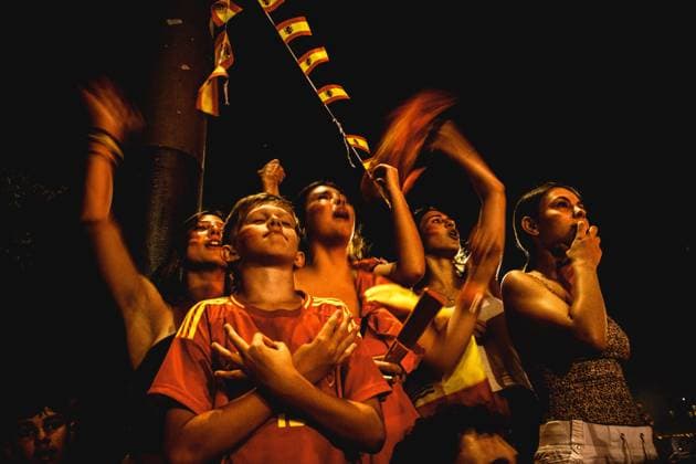 July 14, 2024, Barcelona, Catalonia, Spain: Spanish fans celebrate the victory against England in the UEFA EURO, EM, Europameisterschaft,Fussball 2024 final during a big screen event in Barcelona Barcelona Spain - ZUMAo105 0711163819st Copyright: xMatthiasxOesterlex