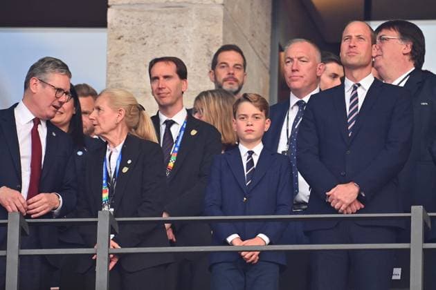 Prinz William (re) mit Sohn Prinz George, li:Keir STARMER (Premierminister Grossbritannien), FINALE Spanien (ESP) - England (ENG) 2-1 am 14.07.2024, Olympiastadion Berlin. Fussball UEFA EURO, EM, Europameisterschaft,Fussball 2024 GERMANY vom 14.06.2024 - 14.07.2024.