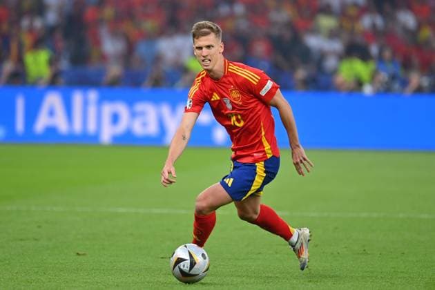 Dani OLMO (ESP), Aktion,Einzelaktion,Einzelbild, Freisteller,Ganzkoerperaufnahme,ganze Figur. FINALE Spanien (ESP) - England (ENG) 2-1 am 14.07.2024, Olympiastadion Berlin. Fussball UEFA EURO, EM, Europameisterschaft,Fussball 2024 GERMANY vom 14.06.2024 - 14.07.2024.