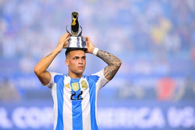 RECORD DATE NOT STATED Copa America USA 2024 Argentina vs Colombia - Final Lautaro Martinez of Argentina celebrates winning the golden boot during Final match between Argentina and Colombia as part of CONMEBOL Copa America USA 2024 at Hard Rock Stadium on July 14, 2024 in Miami Gardens, Florida, United States. MIAMI GARDENS FLORIDA UNITED STATES  Copyright: xAdrianxMaciasx 20240715000320_CA_2024_F_ARG_COL_MARTINEZ490