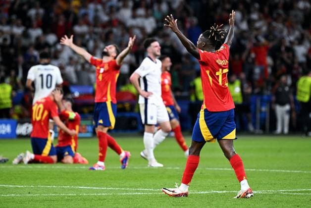 Fussball, Europameisterschaft, EURO 2024, Finale, Olympiastadion Berlin: Spanien - England 2:1; Schlussjubel Nico Williams (SPA). Jubel, Freude, Aktion.