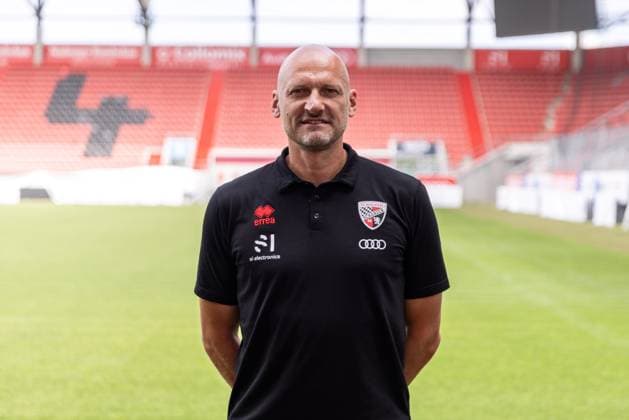 Torwart-Trainer Robert Wulnikowski (FCI) ; FC Ingolstadt 04; 3.Liga, Porträttermin 2024 2025, ; FC Ingolstadt 04 Saison 2024 2025 photoshoot, Headshot, Porträt, Vorstellung, Präsentation, Pressetermin, Fußball, GER