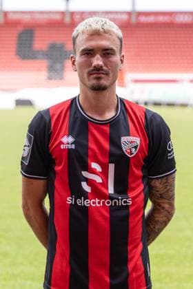 Dennis Borkowski (7, FCI) ; FC Ingolstadt 04; 3.Liga, Porträttermin 2024 2025, ; FC Ingolstadt 04 Saison 2024 2025 photoshoot, Headshot, Porträt, Vorstellung, Präsentation, Pressetermin, Fußball, GER