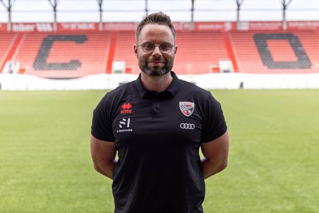 Thomas Reinl (Physiotherapeut); FC Ingolstadt 04; 3.Liga, Porträttermin 2024 2025, ; FC Ingolstadt 04 Saison 2024 2025 photoshoot, Headshot, Porträt, Vorstellung, Präsentation, Pressetermin, Fußball, GER