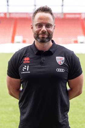 Thomas Reinl (Physiotherapeut); FC Ingolstadt 04; 3.Liga, Porträttermin 2024 2025, ; FC Ingolstadt 04 Saison 2024 2025 photoshoot, Headshot, Porträt, Vorstellung, Präsentation, Pressetermin, Fußball, GER