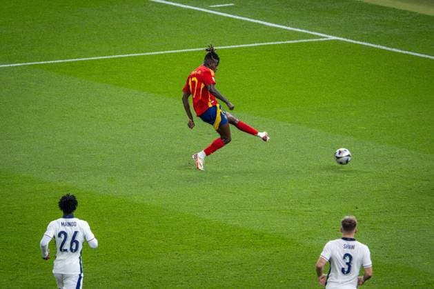 Fussball Berlin 14.07.2024 UEFA EURO, EM, Europameisterschaft,Fussball 2024 Finale England (ENG) - Spanien (ESP) Tor zum 0:1 durch Nico Williams (Spanien, No.17)