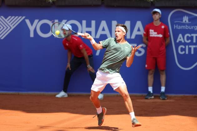 Sport Bilder des Tages Tennis Herren ATP, Tennis Herren Tennis Herren Tour 500 European Open Hamburg, Hamburg Open ATP 500 2024 , 15.07.2024, Daniel Altmeier (GER) spielt eine Vorhand. Copyright: FernandoxSoares
