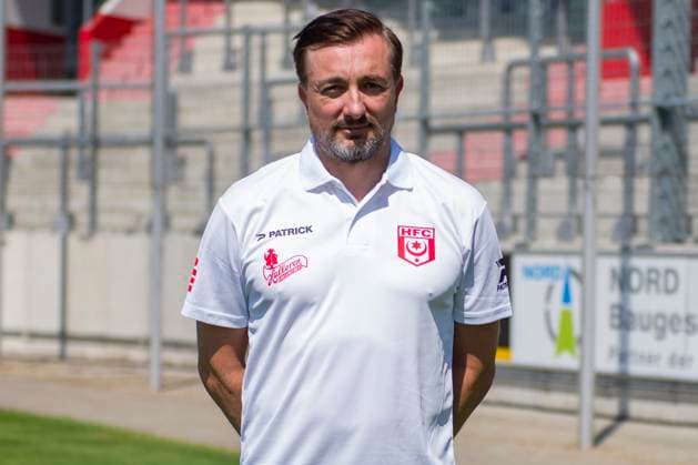 Halle, Deutschland 15. Juli 2024: Regionalliga Nordost Teamfoto - 2024 2025 - Hallescher FC Im Bild: Sportdirektor Daniel Meyer (Halle) Leuna Chemie Stadion Sachsen-Anhalt Copyright: xFotostandx xBallaschx