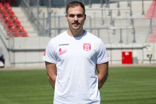 Halle, Deutschland 15. Juli 2024: Regionalliga Nordost Teamfoto - 2024 2025 - Hallescher FC Im Bild: Physiotherapeut Denis Hasenbek (Halle) Leuna Chemie Stadion Sachsen-Anhalt Copyright: xFotostandx xBallaschx