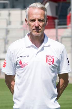 Halle, Deutschland 15. Juli 2024: Regionalliga Nordost Teamfoto - 2024 2025 - Hallescher FC Im Bild: Trainer Mark Zimmermann (Halle) Leuna Chemie Stadion Sachsen-Anhalt Copyright: xFotostandx xBallaschx