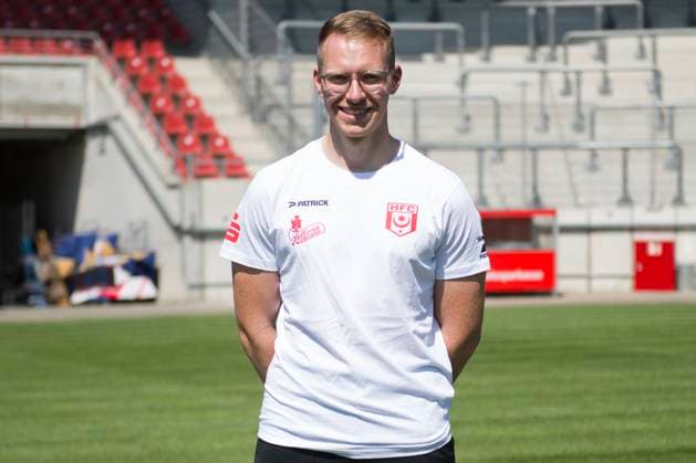 Halle, Deutschland 15. Juli 2024: Regionalliga Nordost Teamfoto - 2024 2025 - Hallescher FC Im Bild: Athletiktrainer John Brandes (Halle) Leuna Chemie Stadion Sachsen-Anhalt Copyright: xFotostandx xBallaschx