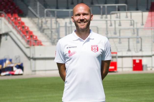Halle, Deutschland 15. Juli 2024: Regionalliga Nordost Teamfoto - 2024 2025 - Hallescher FC Im Bild: Co Trainer Benedikt Seipel (Halle) Leuna Chemie Stadion Sachsen-Anhalt Copyright: xFotostandx xBallaschx