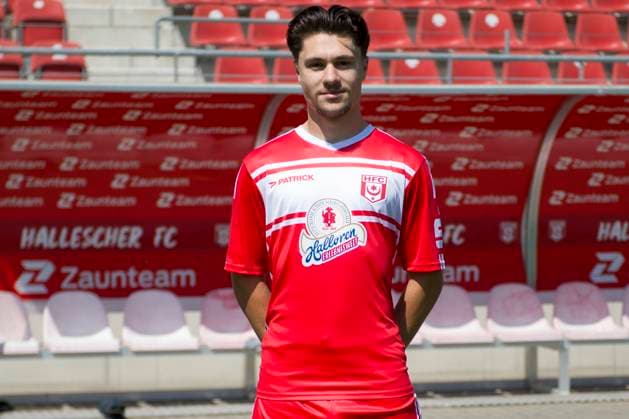 Halle, Deutschland 15. Juli 2024: Regionalliga Nordost Teamfoto - 2024 2025 - Hallescher FC Im Bild: Luka Vujanic (Halle) Leuna Chemie Stadion Sachsen-Anhalt Copyright: xFotostandx xBallaschx