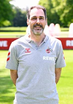 Mannschaftsarzt Dr. Paul Klein; 1. FC Köln; 2.BL, Porträttermin 2024 2025