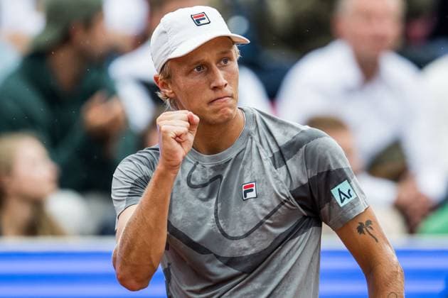 240716 Leo Borg of Sweden celebrates during day 2 of the Nordea Open on July 16, 2024 in Bastad. Photo: Niclas Jönsson BILDBYRAN COP 273 NO0284 tennis ATP, Tennis Herren 250 nordea open day 2 bbeng jubel Copyright: NICLASxJÖNSSON BB240716NO063