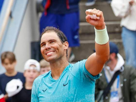 BASTAD, SVERIGE 20240716 Rafael Nadal, Spanien, jublar efter att ha vunnit mot Leo Borg, Sverige, under första omgangen i herrarnas singel i Nordea Open i Bastad pa tisdagen. BASTAD SVERIGE x9200x