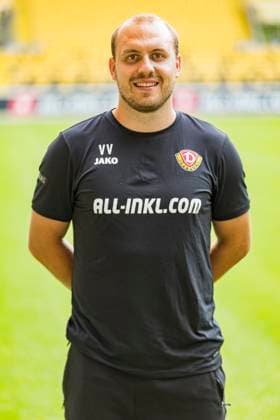 16.07.2024, xomx, Fussball 3.Liga, Dynamo Dresden - Fototermin Saison 2024 25, Porträttermin 2024 2025 emspor, Bild: Valentin Vochatzer (Co-Trainer). Portrait, Portraet, (DFL DFB REGULATIONS PROHIBIT ANY USE OF PHOTOGRAPHS as IMAGE SEQUENCES and or QUASI-VIDEO) Dresden
