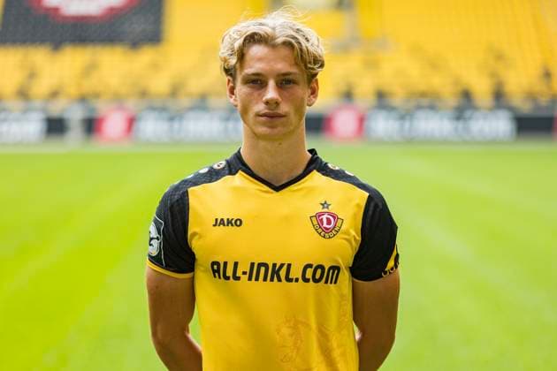 16.07.2024, xomx, Fussball 3.Liga, Dynamo Dresden - Fototermin Saison 2024 25, Porträttermin 2024 2025 emspor, Bild: Jonas Oehmichen ( 25). Portrait, Portraet, (DFL DFB REGULATIONS PROHIBIT ANY USE OF PHOTOGRAPHS as IMAGE SEQUENCES and or QUASI-VIDEO) Dresden