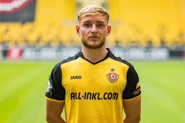 16.07.2024, xomx, Fussball 3.Liga, Dynamo Dresden - Fototermin Saison 2024 25, Porträttermin 2024 2025 emspor, Bild: Tony Menzel ( 24). Portrait, Portraet, (DFL DFB REGULATIONS PROHIBIT ANY USE OF PHOTOGRAPHS as IMAGE SEQUENCES and or QUASI-VIDEO) Dresden