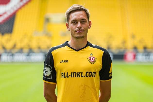 16.07.2024, xomx, Fussball 3.Liga, Dynamo Dresden - Fototermin Saison 2024 25, Porträttermin 2024 2025 emspor, Bild: Aljaz Casar ( 17). Portrait, Portraet, (DFL DFB REGULATIONS PROHIBIT ANY USE OF PHOTOGRAPHS as IMAGE SEQUENCES and or QUASI-VIDEO) Dresden