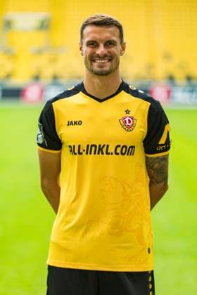 16.07.2024, xomx, Fussball 3.Liga, Dynamo Dresden - Fototermin Saison 2024 25, Porträttermin 2024 2025 emspor, Bild: Philip Heise ( 16). Portrait, Portraet, (DFL DFB REGULATIONS PROHIBIT ANY USE OF PHOTOGRAPHS as IMAGE SEQUENCES and or QUASI-VIDEO) Dresden