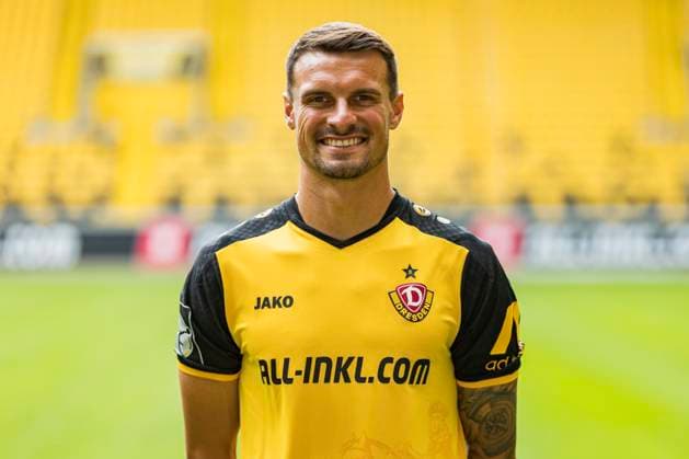 16.07.2024, xomx, Fussball 3.Liga, Dynamo Dresden - Fototermin Saison 2024 25, Porträttermin 2024 2025 emspor, Bild: Philip Heise ( 16). Portrait, Portraet, (DFL DFB REGULATIONS PROHIBIT ANY USE OF PHOTOGRAPHS as IMAGE SEQUENCES and or QUASI-VIDEO) Dresden