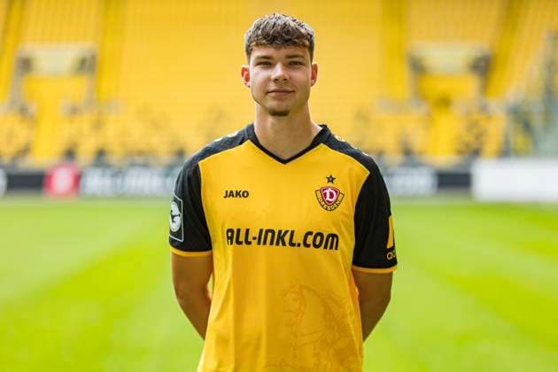 16.07.2024, xomx, Fussball 3.Liga, Dynamo Dresden - Fototermin Saison 2024 25, Porträttermin 2024 2025 emspor, Bild: Paul Lehmann ( 14). Portrait, Portraet, (DFL DFB REGULATIONS PROHIBIT ANY USE OF PHOTOGRAPHS as IMAGE SEQUENCES and or QUASI-VIDEO) Dresden