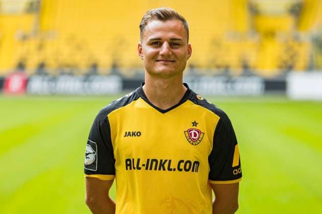 16.07.2024, xomx, Fussball 3.Liga, Dynamo Dresden - Fototermin Saison 2024 25, Porträttermin 2024 2025 emspor, Bild: Jakob Lemmer ( 10). Portrait, Portraet, (DFL DFB REGULATIONS PROHIBIT ANY USE OF PHOTOGRAPHS as IMAGE SEQUENCES and or QUASI-VIDEO) Dresden